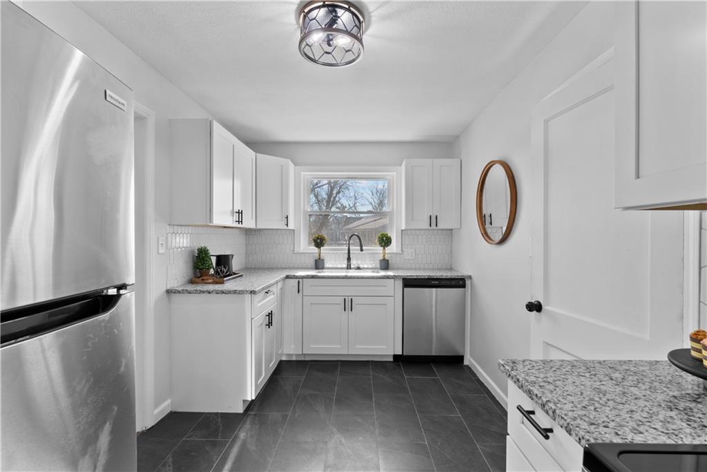 9804 East 68 Street Raytown, MO 64133 - Photo 13 of 36