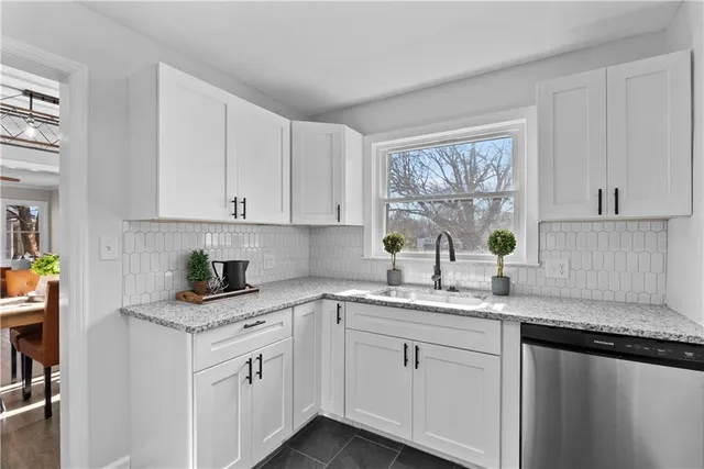 $199,900 | 9804 East 68 Street, Raytown, MO 64133