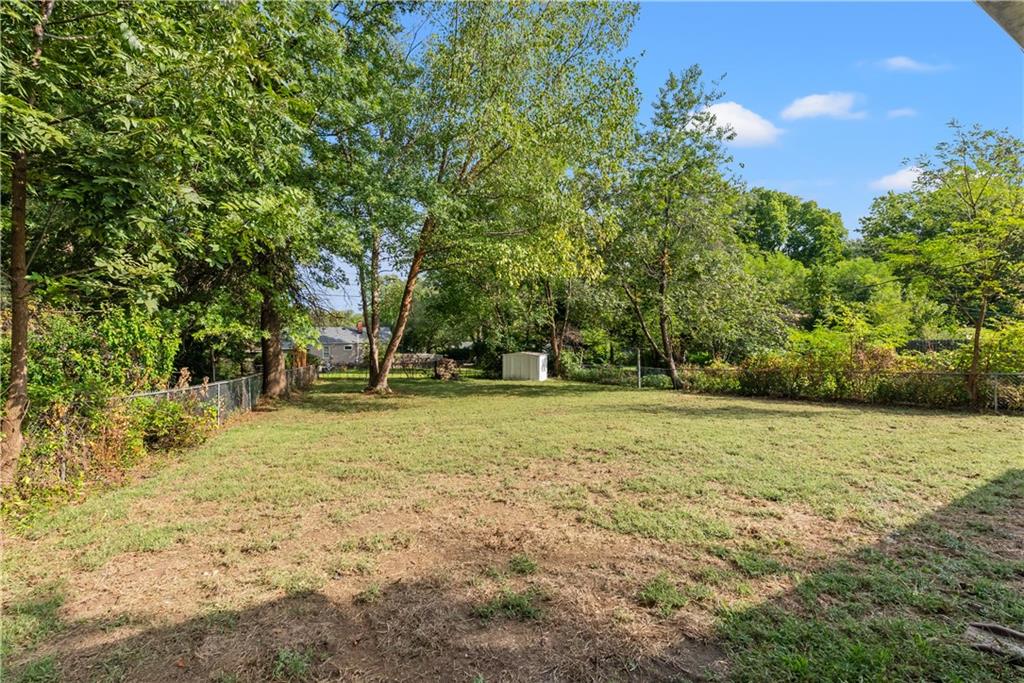 9804 East 68 Street Raytown, MO 64133 - Photo 33 of 36