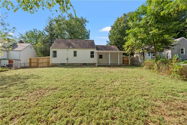 $199,900 | 9804 East 68 Street, Raytown, MO 64133