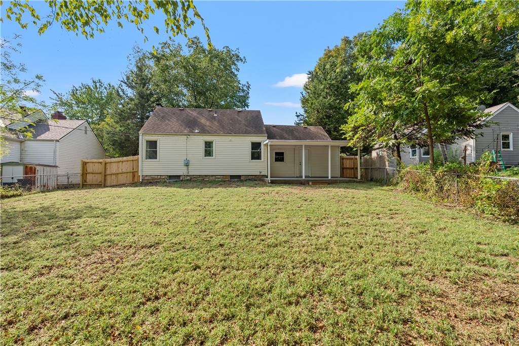 9804 East 68 Street Raytown, MO 64133 - Photo 34 of 36