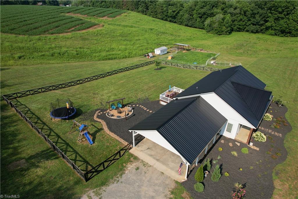 1004 Tilley Farm Road Pinnacle, NC 27043 - Photo 17 of 45 Gallery Image 17