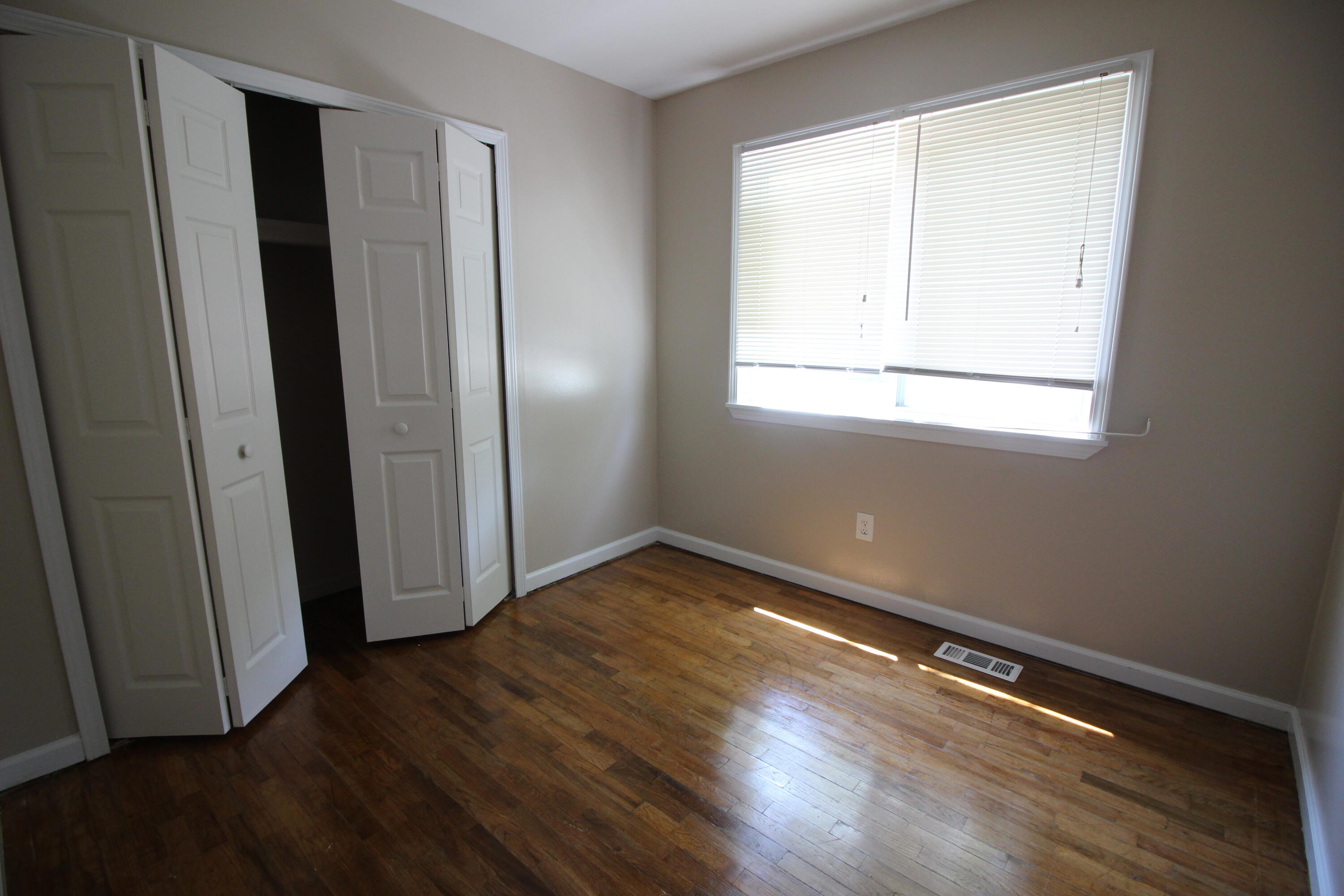 28496 Halecreek Street Romulus, MI 48174 - Photo 13 of 13 IMG_3893