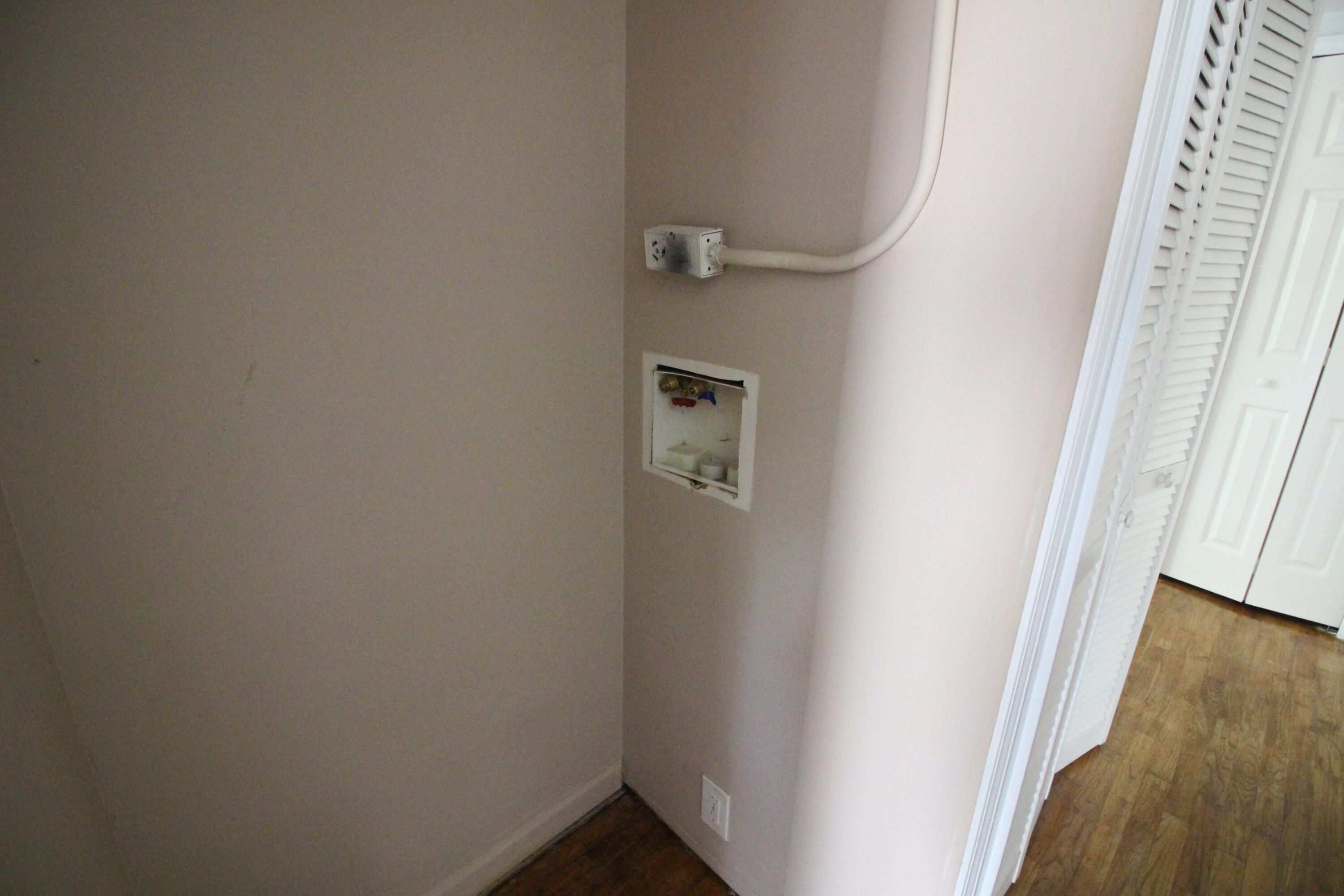 28496 Halecreek Street Romulus, MI 48174 - Photo 9 of 13 IMG_3889