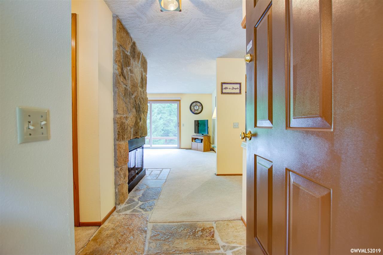 28087 South Lost Canyon Road Mulino, OR 97042 - Photo 4 of 33 Gallery Image 4