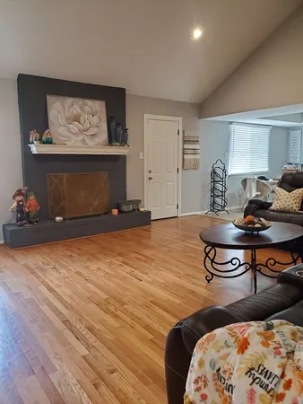 $2,700 | 5210 Honey Circle, Houston, TX 77004