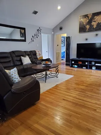 $2,700 | 5210 Honey Circle, Houston, TX 77004