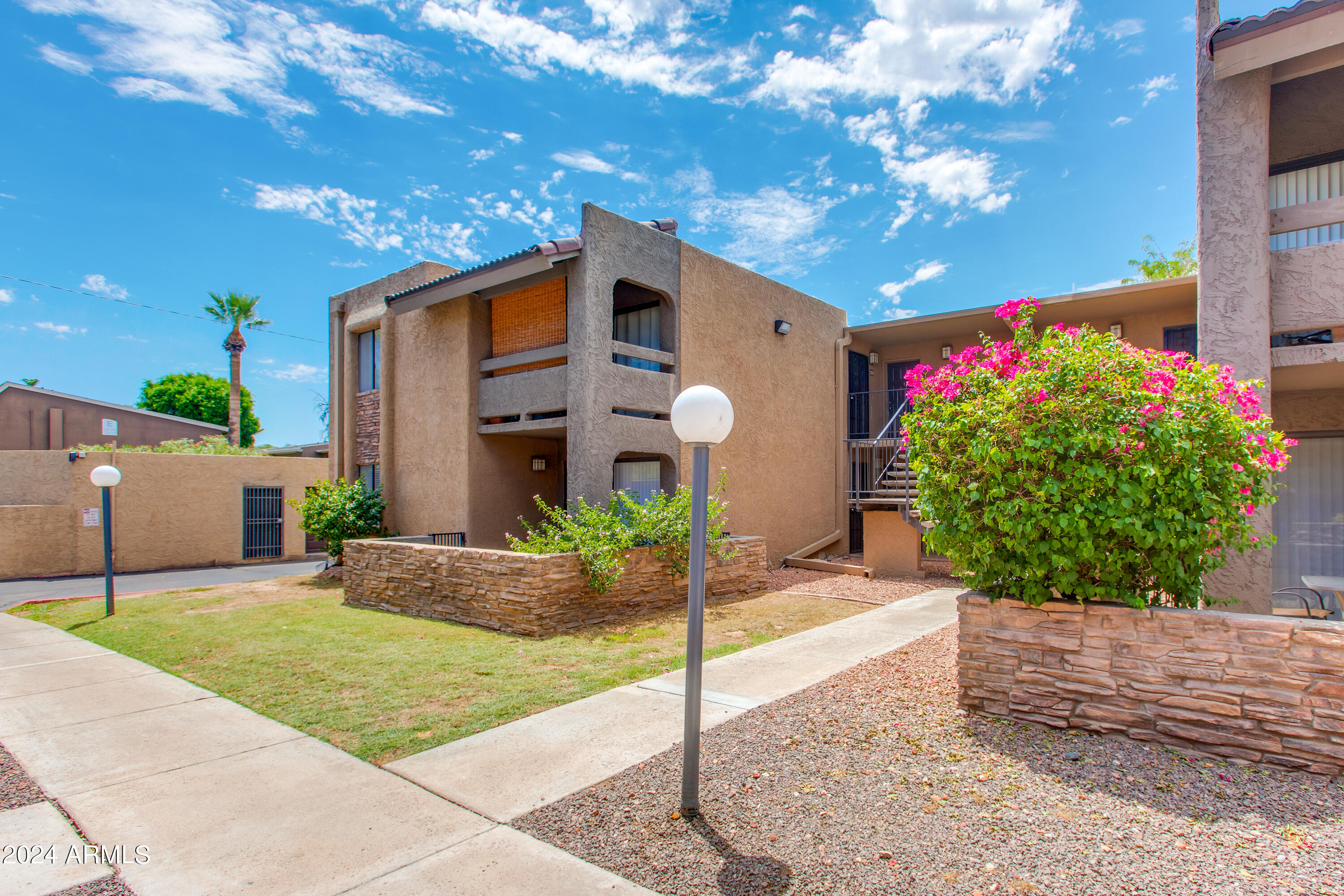 3825 East Camelback Road, Unit 132 Phoenix, AZ 85018 - Photo 19 of 19 Corner Unit