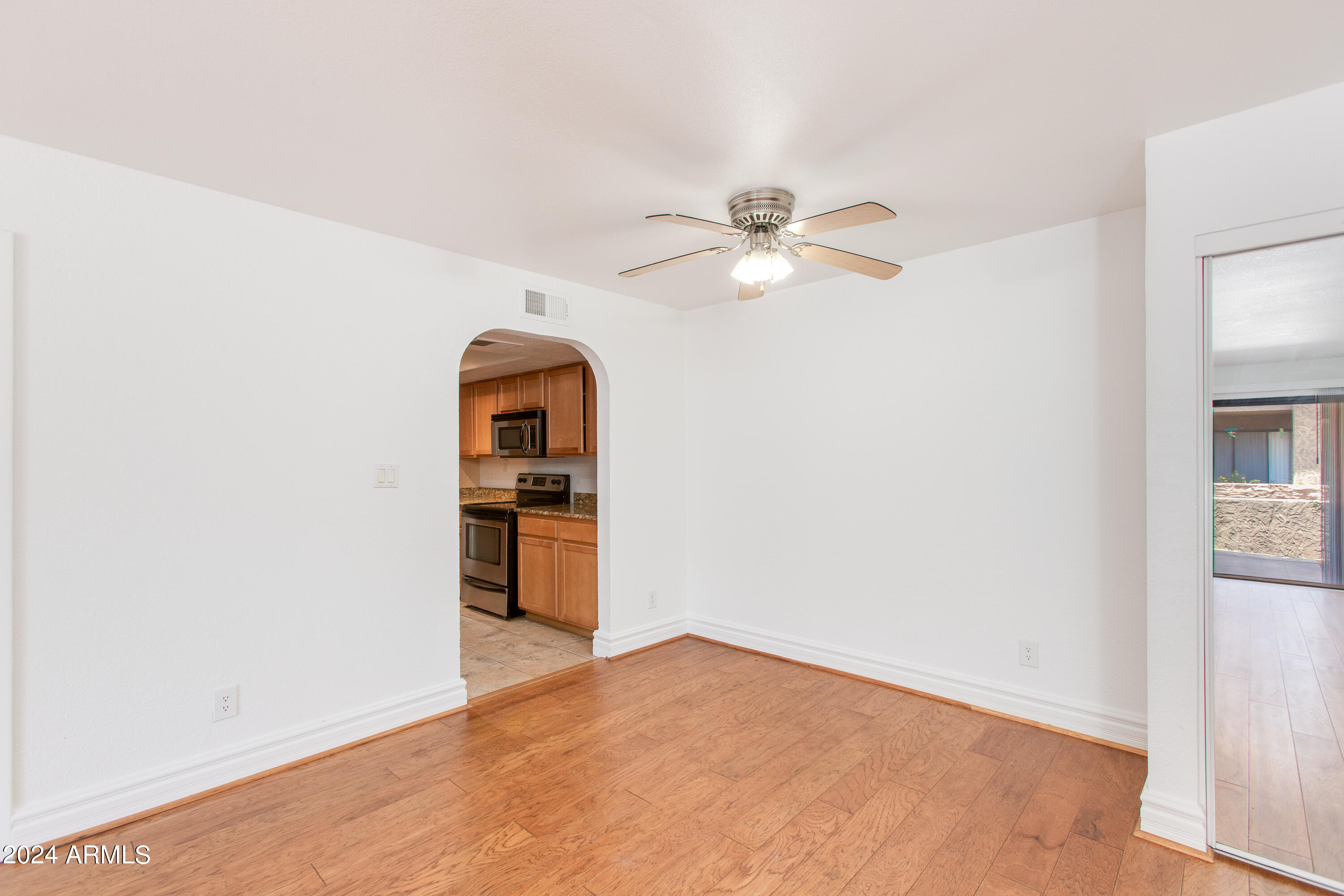 3825 East Camelback Road, Unit 132 Phoenix, AZ 85018 - Photo 6 of 19 Dining Space
