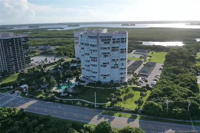 $5,300 | 5051 North Hwy A1A, Unit 126, Fort Pierce, FL 34949