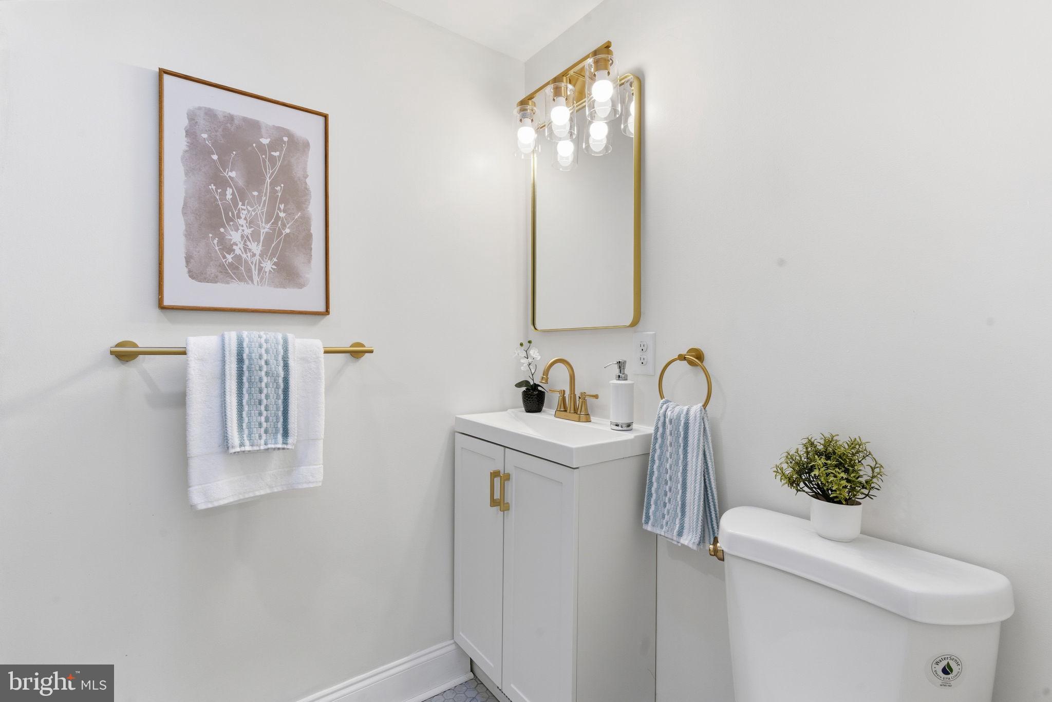 2003 Heather Road Folcroft, PA 19032 - Photo 15 of 27 Bathroom - 2 Fl