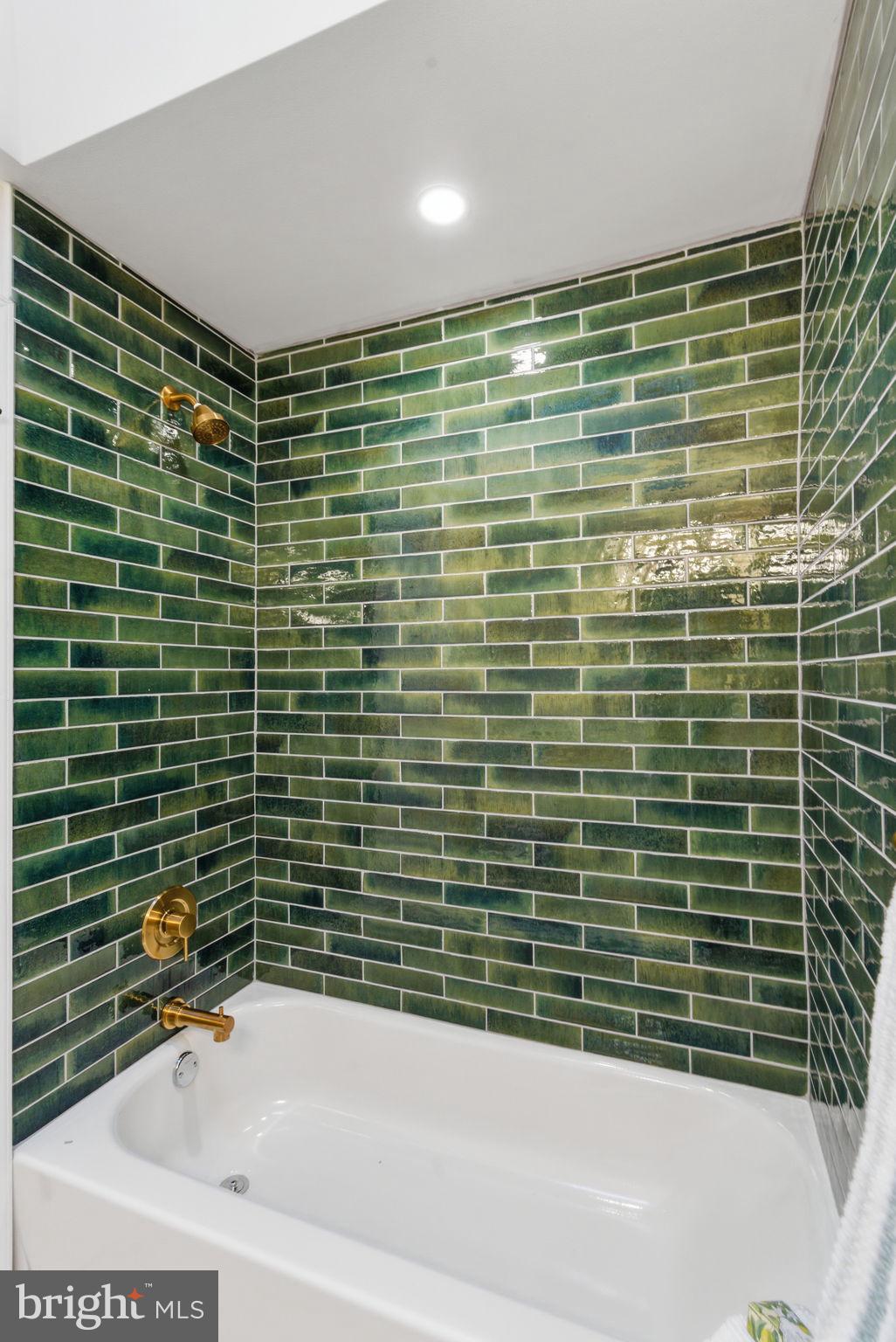 2003 Heather Road Folcroft, PA 19032 - Photo 16 of 27 Bathroom - 2 Fl