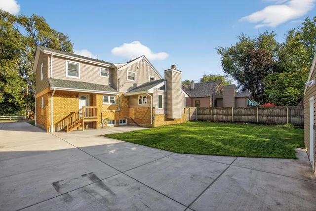 $514,000 | 8318 Howard Avenue, Munster, IN 46321