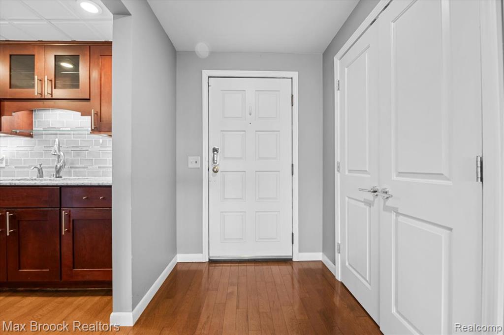 969 Green View Court, Unit 42 Rochester Hills, MI 48307 - Photo 7 of 41