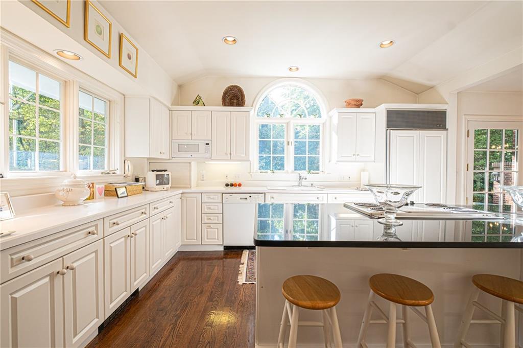 701 Fairview Road Pittsburgh, PA 15238 - Photo 4 of 25 Gallery Image 4