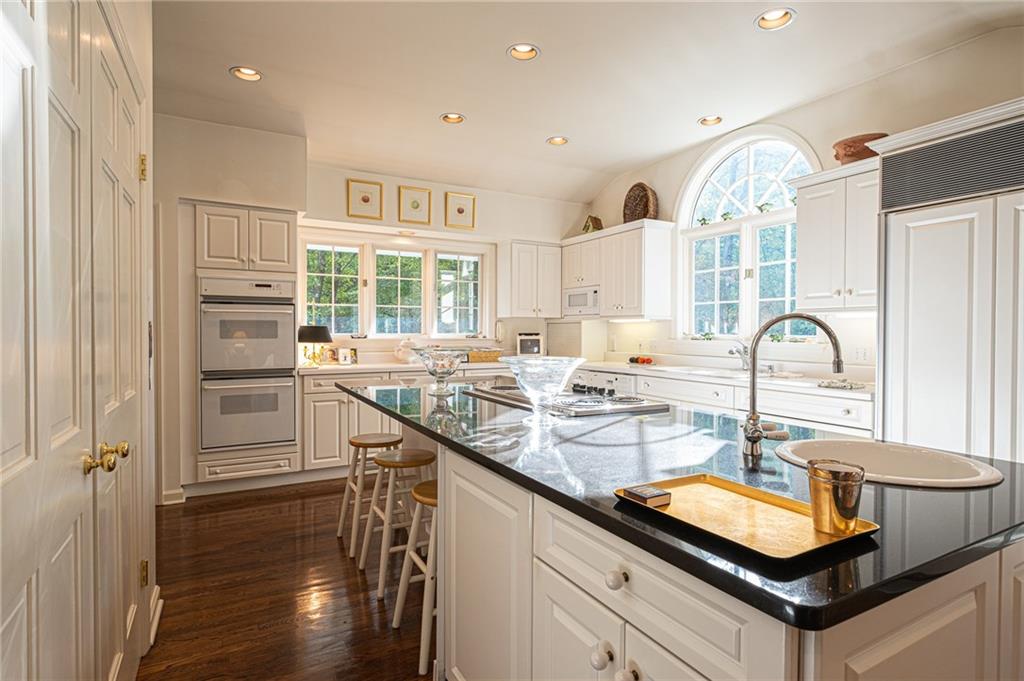 701 Fairview Road Pittsburgh, PA 15238 - Photo 5 of 25 Gallery Image 5