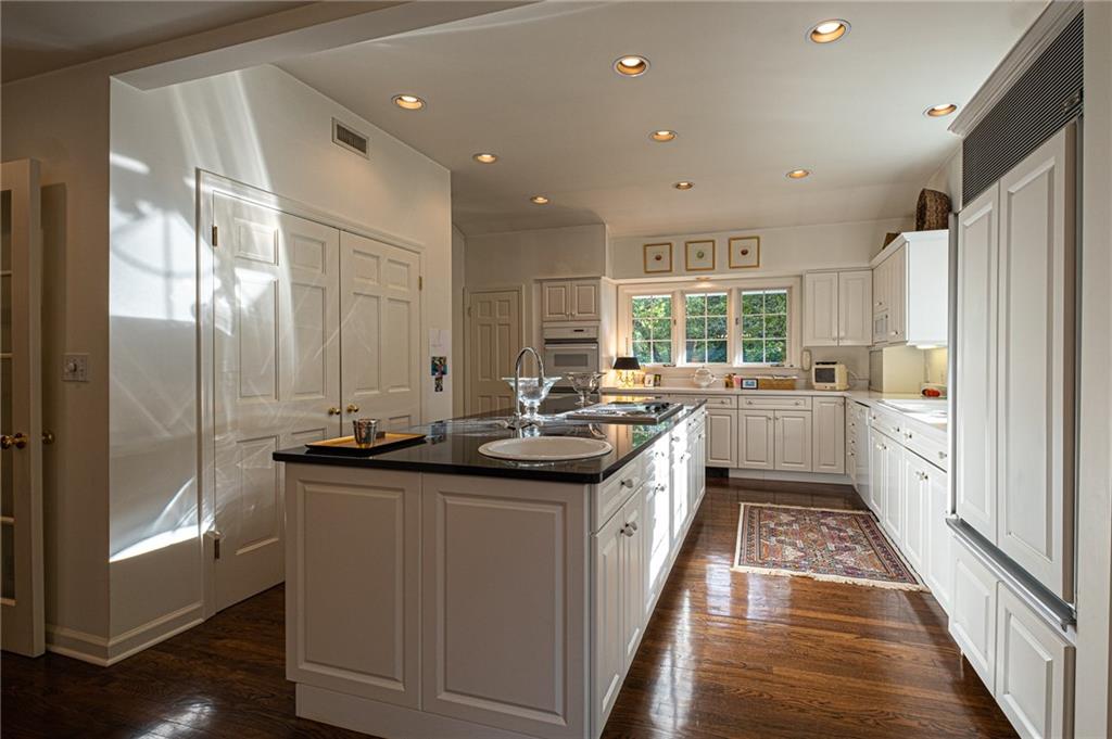 701 Fairview Road Pittsburgh, PA 15238 - Photo 6 of 25 Gallery Image 6