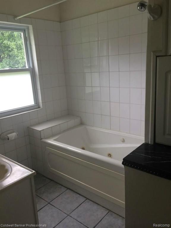 9460 North Eston Road Clarkston, MI 48348 - Photo 8 of 15