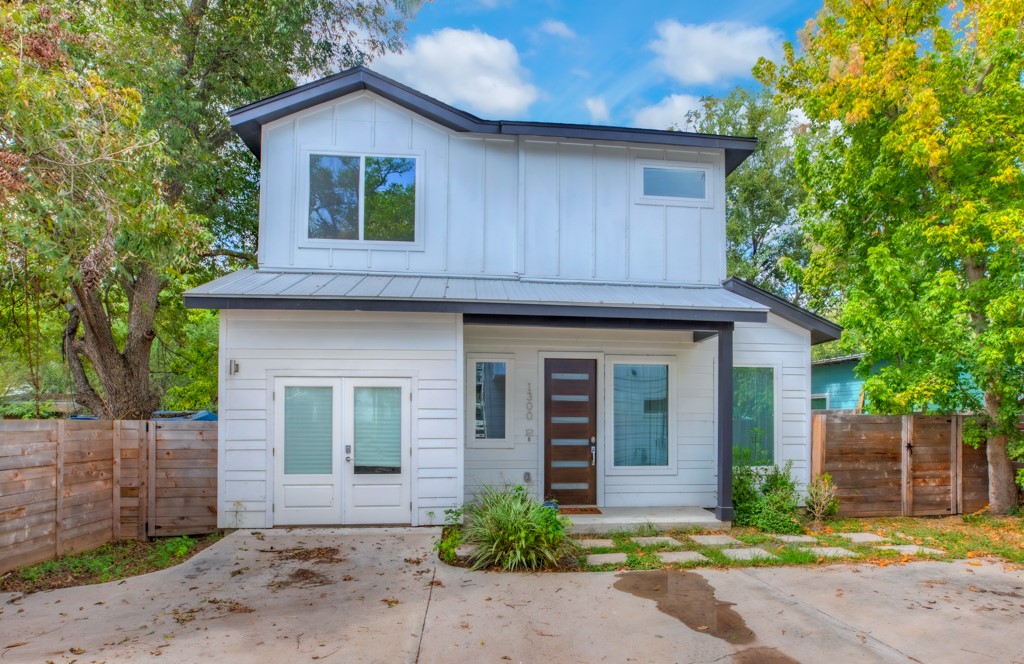 1300 Cometa Street, Unit 2 Austin, TX 78721 - Photo 1 of 1