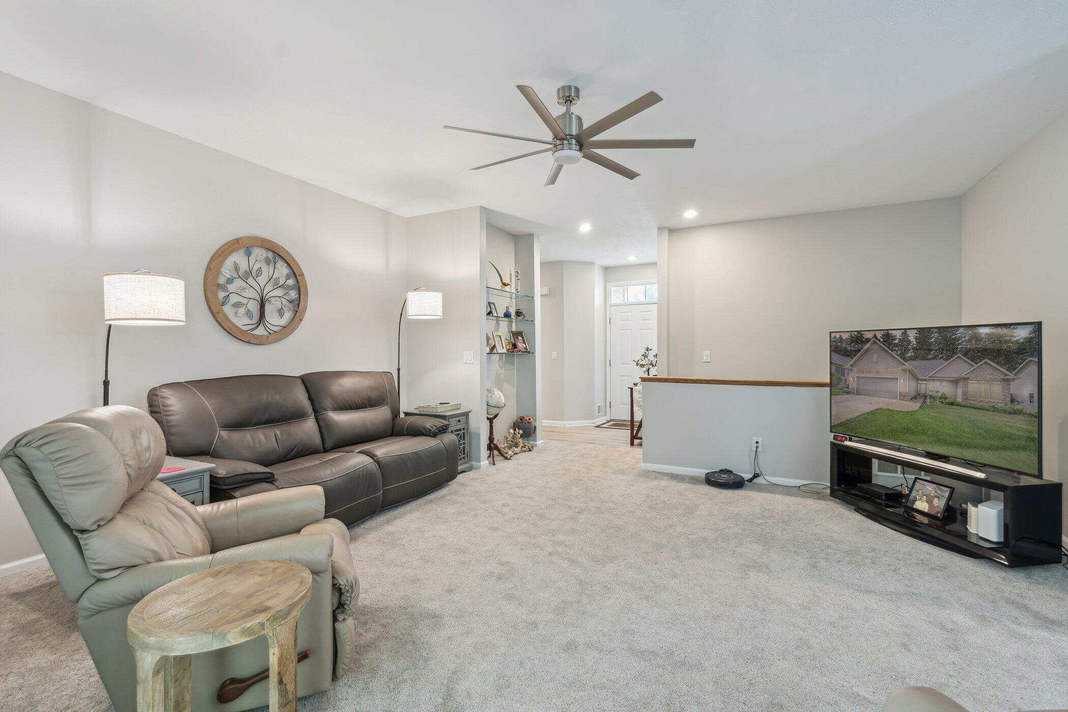 2974 Countryside Lane Jackson, MI 49203 - Photo 5 of 32 2974-Countryside-Ln-Jackson-MI-49203-Win