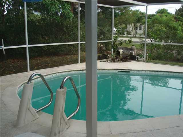 5356 Redwood Road Plantation, FL 33317 - Photo 22 of 24 Pool