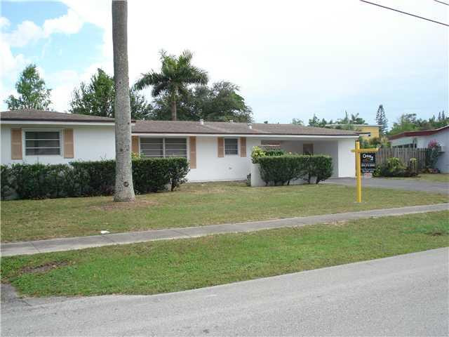 5356 Redwood Road Plantation, FL 33317 - Photo 3 of 24 Exterior Front