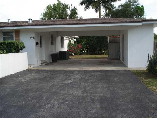 5356 Redwood Road Plantation, FL 33317 - Photo 4 of 24 Parking Lot/Garage