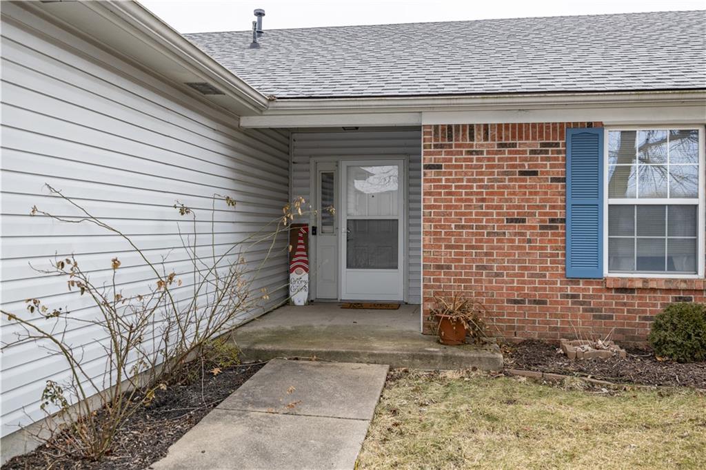 137 Canterbury Road Pendleton, IN 46064 - Photo 2 of 25