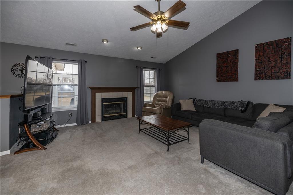 137 Canterbury Road Pendleton, IN 46064 - Photo 5 of 25