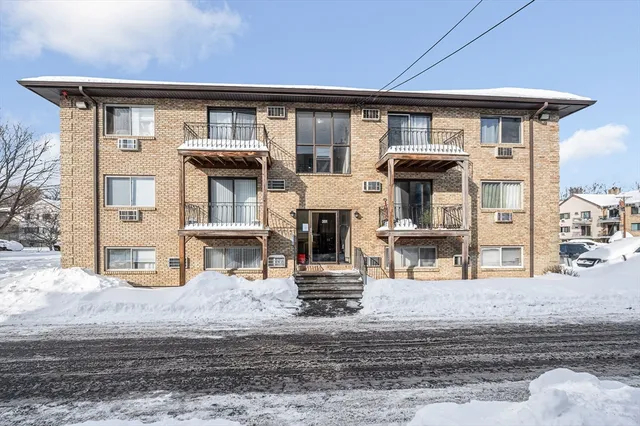 $279,900 | 351 Pawtucket Boulevard, Unit 3, Lowell, MA 01854