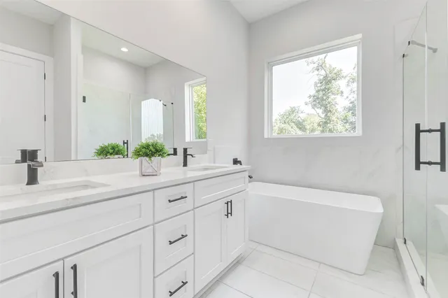 $3,000 | 2310 Campbell Road, Unit C, Houston, TX 77080