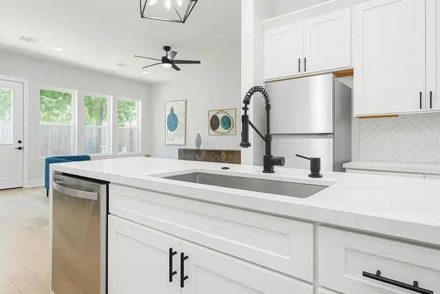 $3,000 | 2310 Campbell Road, Unit C, Houston, TX 77080