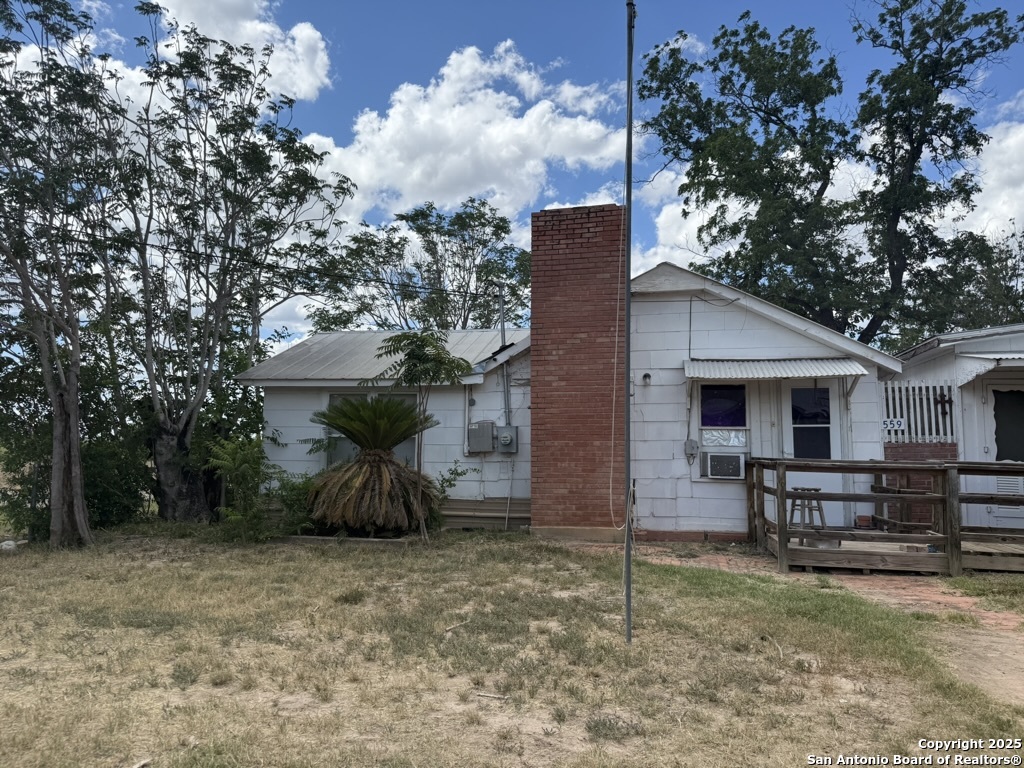 559 West Rheiner Avenue Sabinal, TX 78881 - Photo 5 of 6
