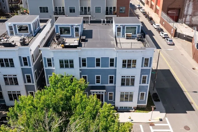 a large building with a lot of windows