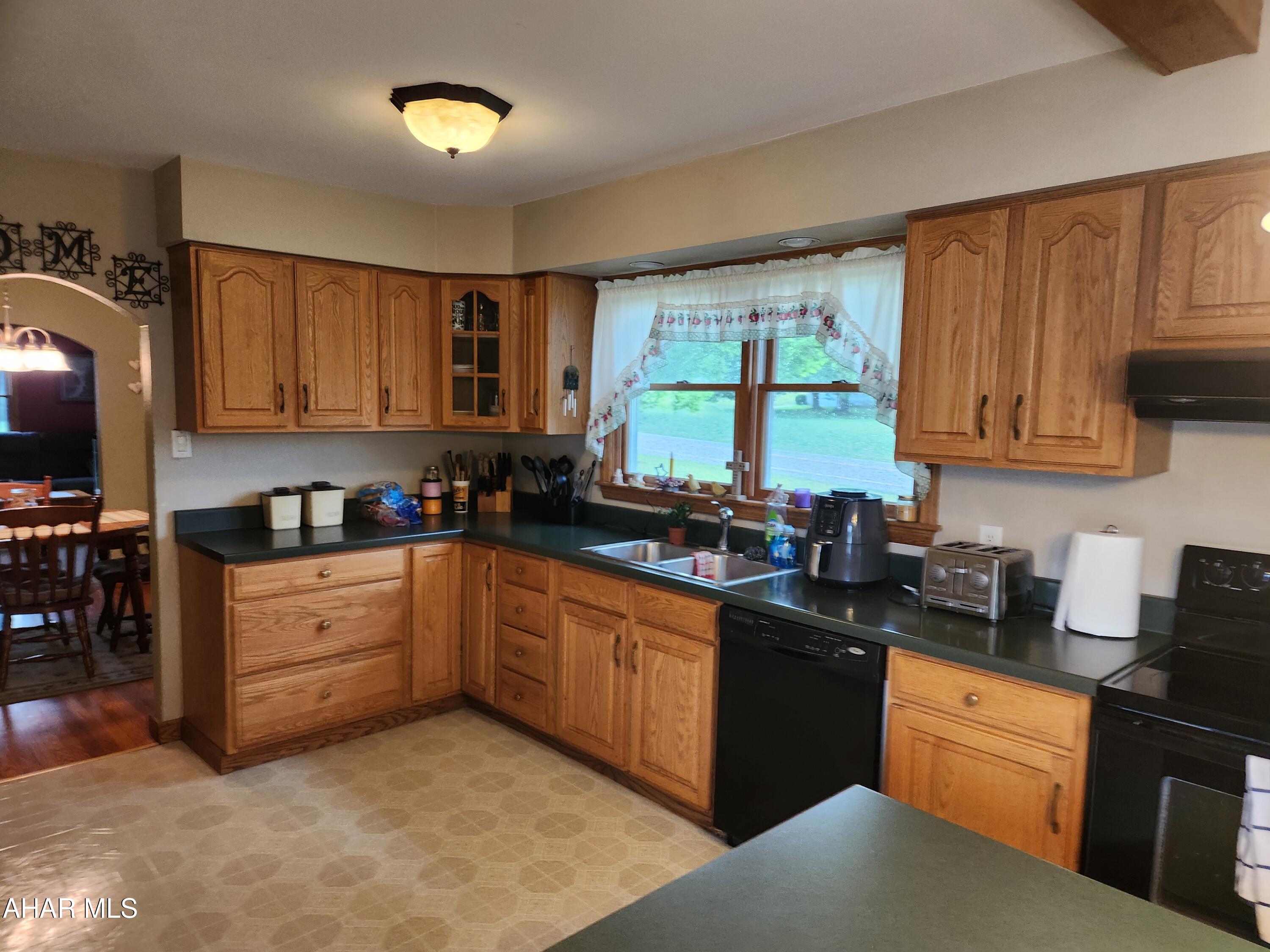4730 Cortland Road New Paris, PA 15554 - Photo 5 of 44
