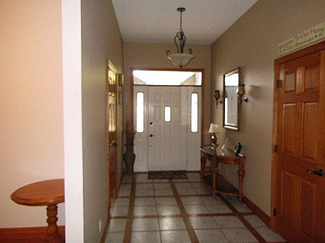 6760 Hartland Road Temperance, MI 48182 - Photo 5 of 20 20376422-4.JPG
