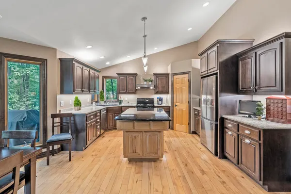 $769,900 | 7068 Lone Oak Lane, Sobieski, WI 54171