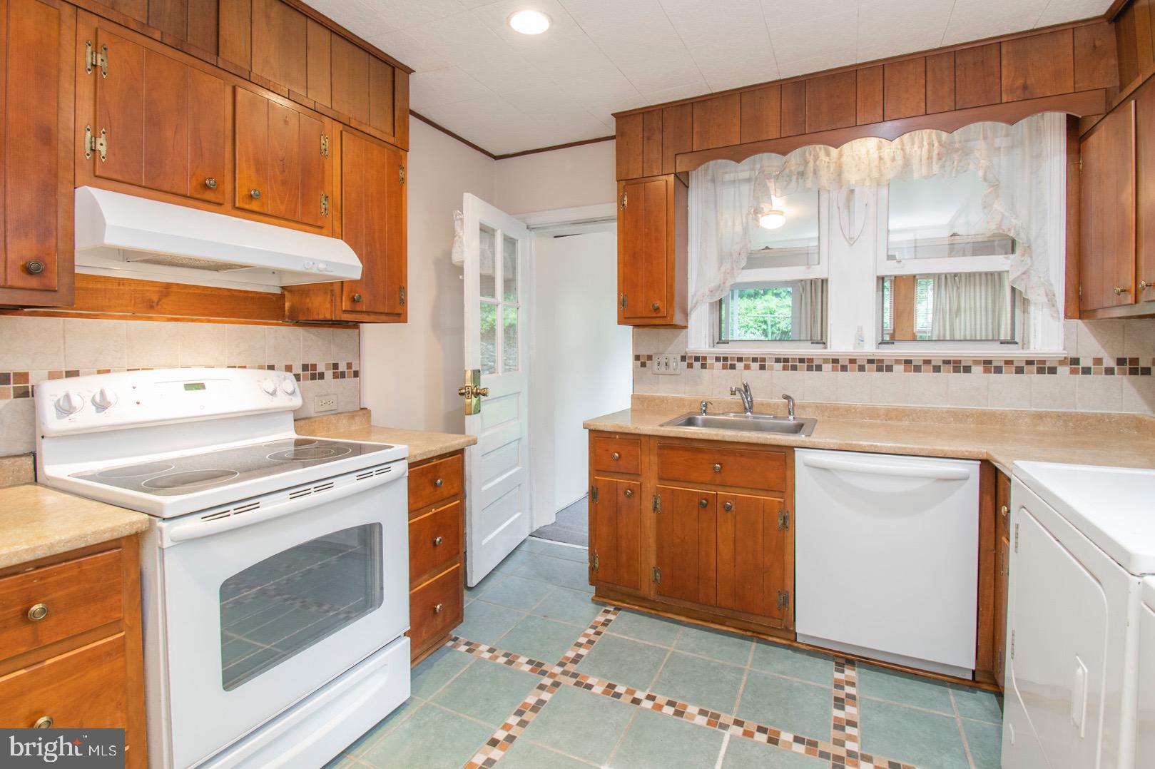 435 Ripka Street Philadelphia, PA 19128 - Photo 22 of 40
