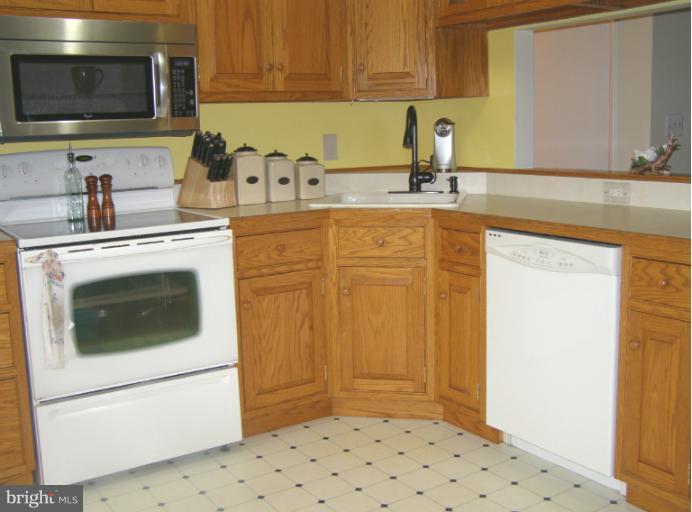 1909 Hawthorne Road Edgewood, MD 21040 - Photo 3 of 30 Kitchen