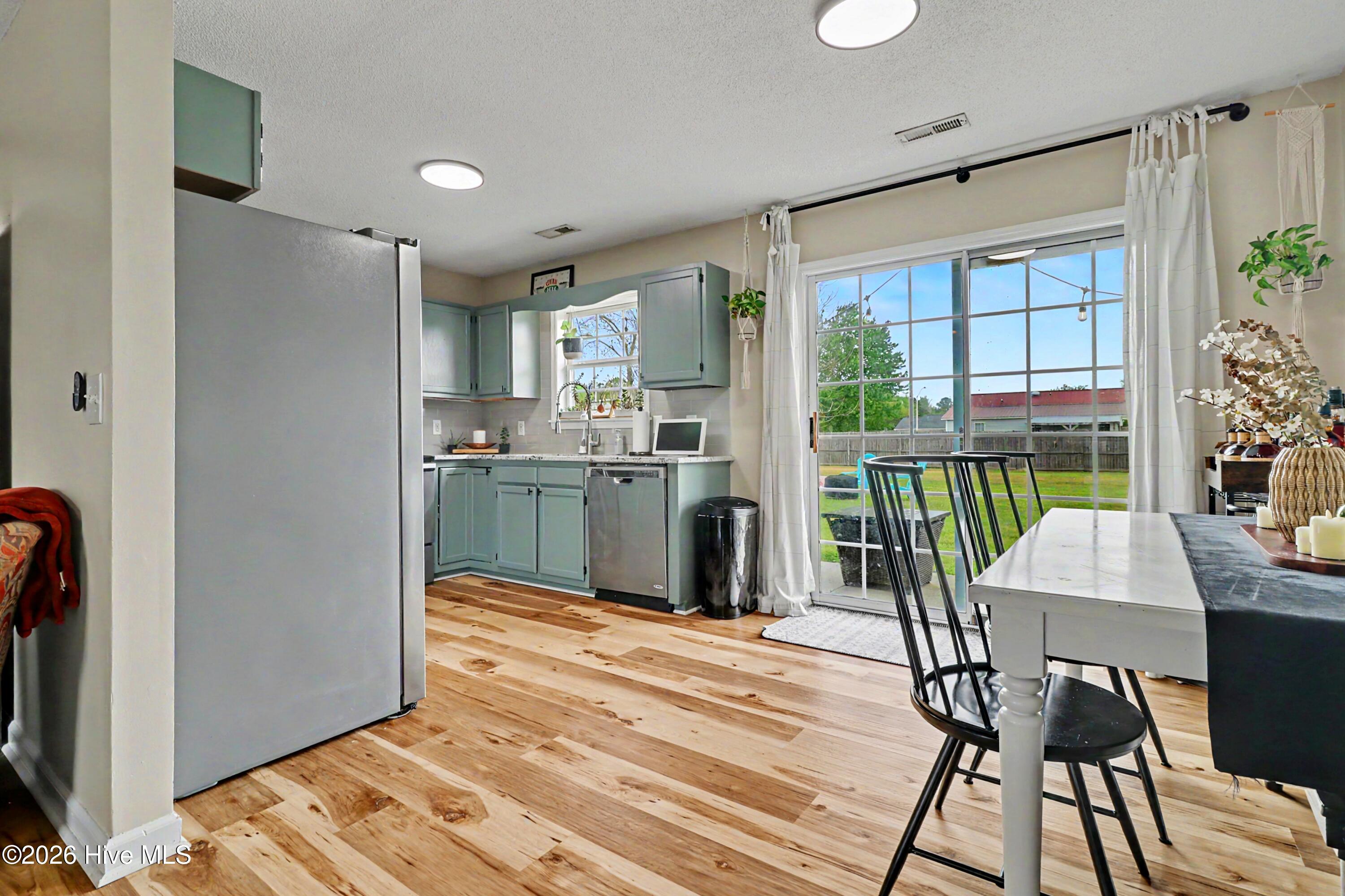 3107 Harvest Road Castle Hayne, NC 28429 - Photo 8 of 21 Harvest dining kit