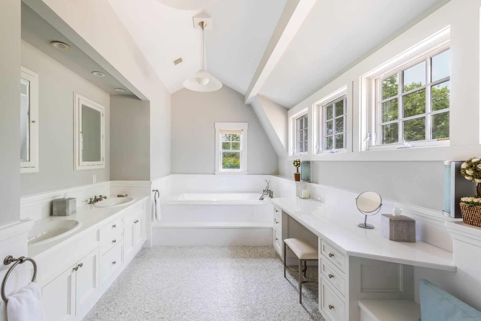30 Jones Road East Hampton, NY 11937 - Photo 12 of 21 a bathroom with a tub sink and a mirror