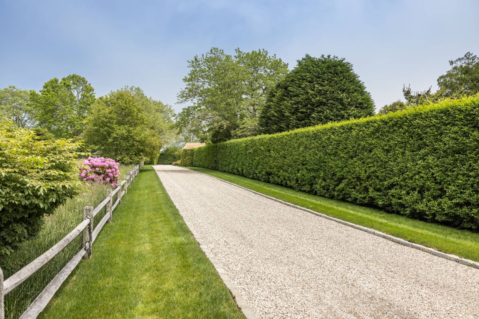 30 Jones Road East Hampton, NY 11937 - Photo 20 of 21 a view of a outdoor space