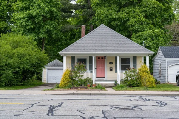 $379,500 | 1335 Pawtucket Avenue, East Providence, RI 02916