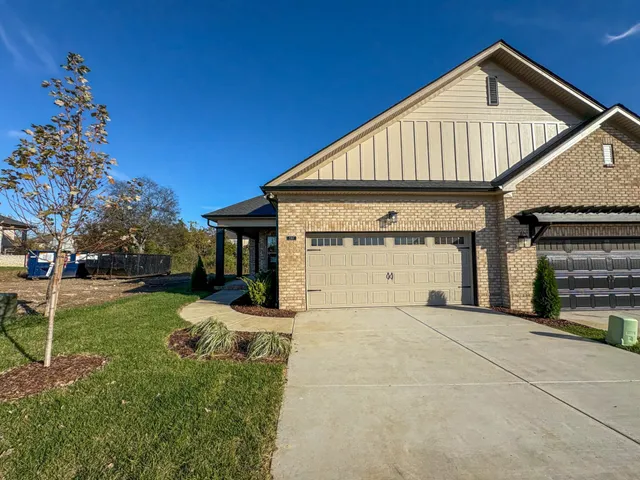 $444,652 | 2017 Horseshoe Circle, Gallatin, TN 37066