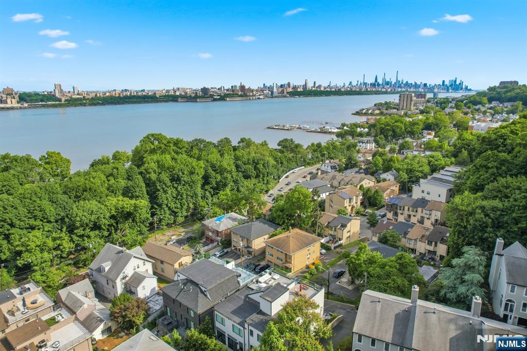 14 Hooks Lane Edgewater, NJ 07020 - Photo 28 of 31