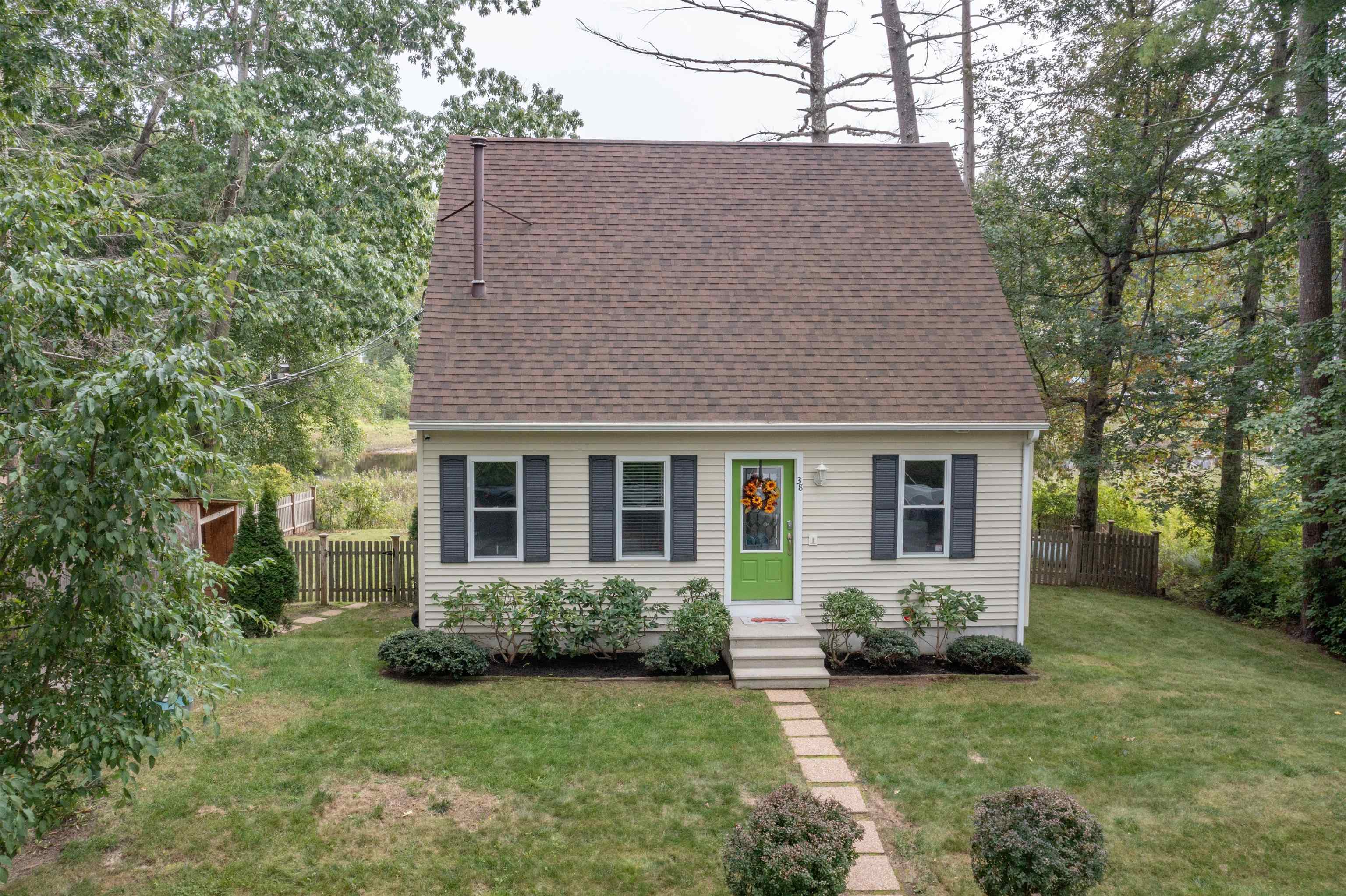 38 Tibbetts Road Fremont, NH 03044 - Photo 2 of 32