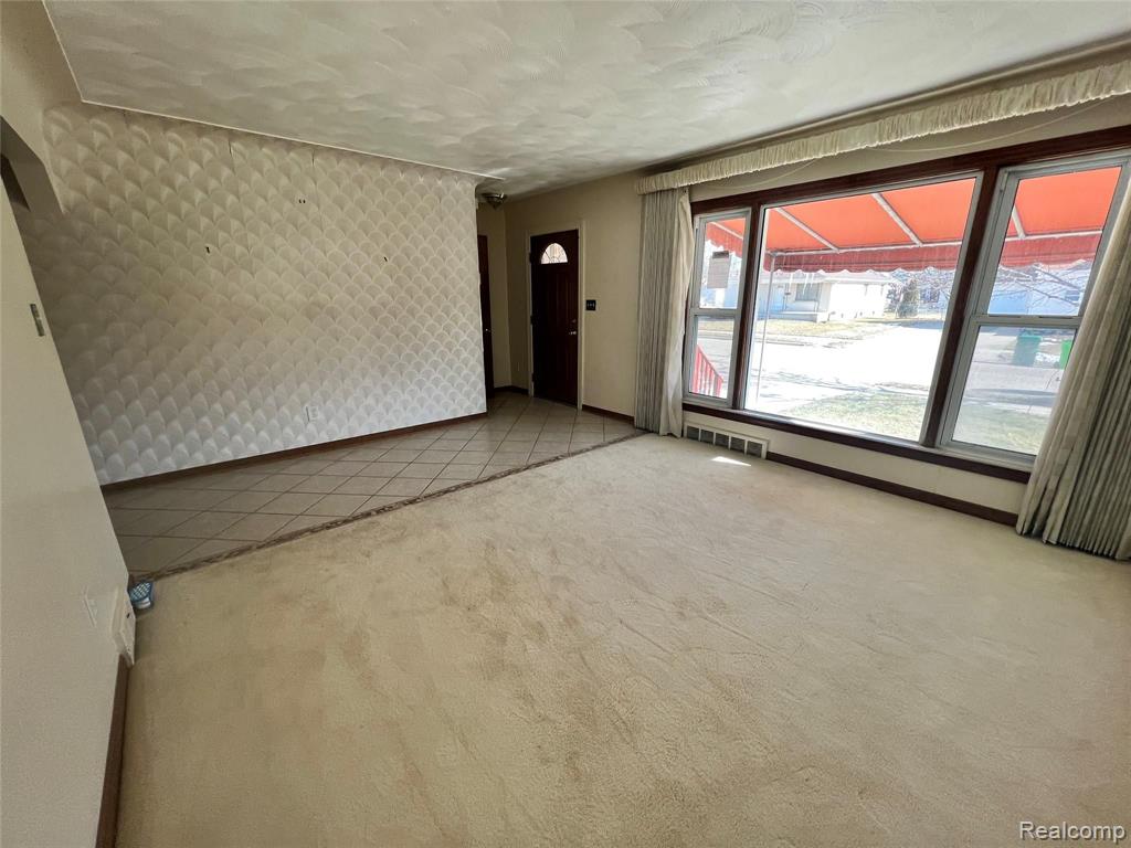22815 Rausch Avenue Eastpointe, MI 48021 - Photo 2 of 30