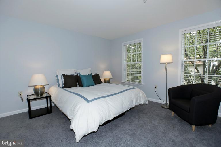 1931 Belmont Road Northwest, Unit 1087 Washington, DC 20009 - Photo 13 of 30 Bedroom