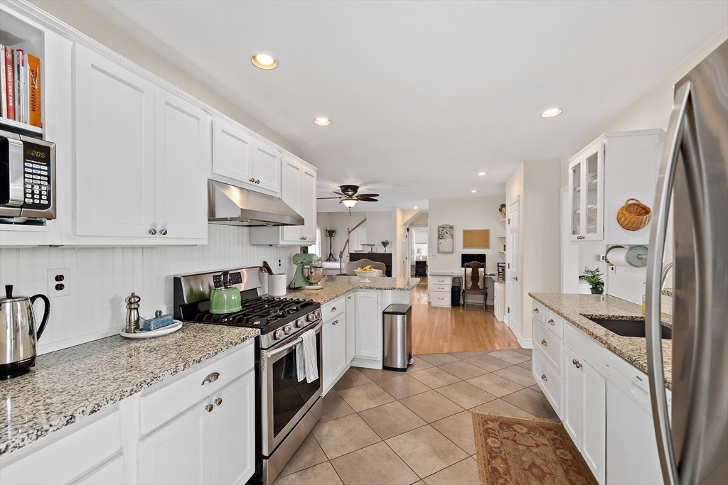 17 Castle Road Weymouth, MA 02189 - Photo 18 of 42 Gallery Image 18