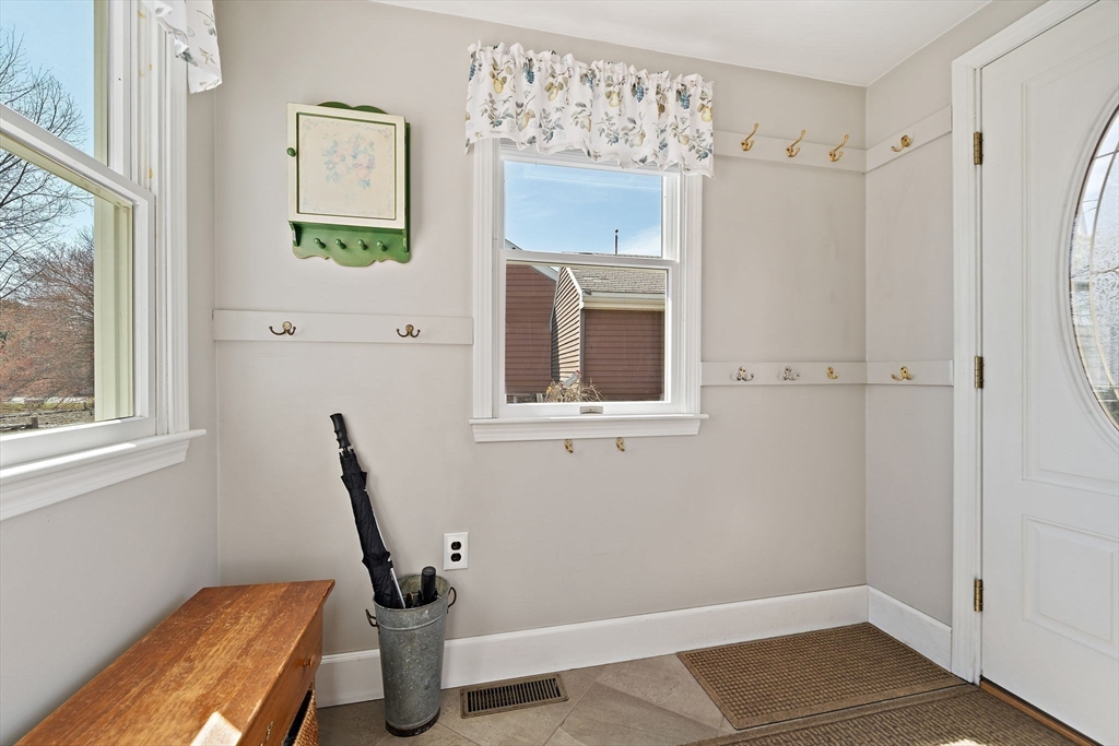 17 Castle Road Weymouth, MA 02189 - Photo 21 of 42 Gallery Image 21